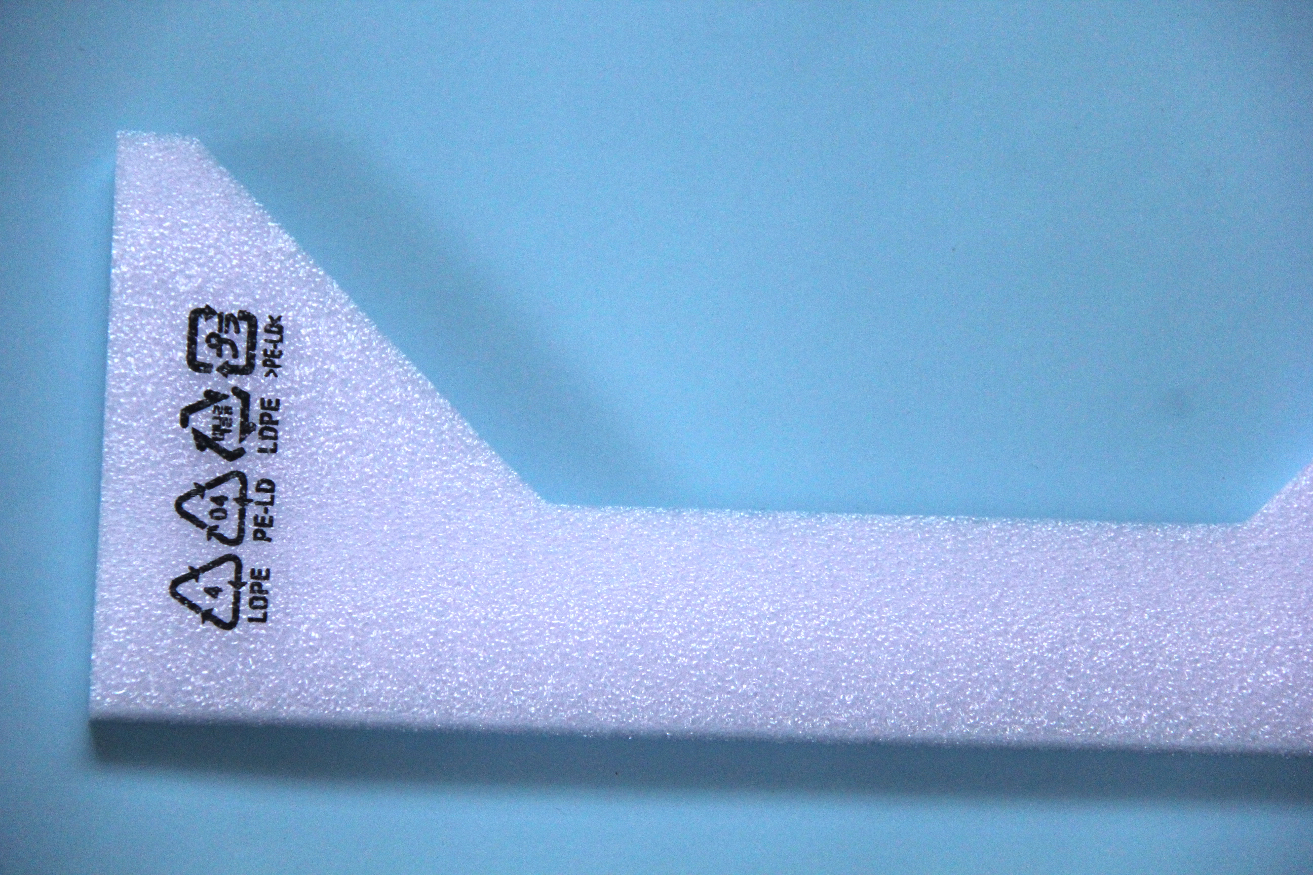 為什么越來越多的企業(yè)開始使用珍珠棉內(nèi)襯？